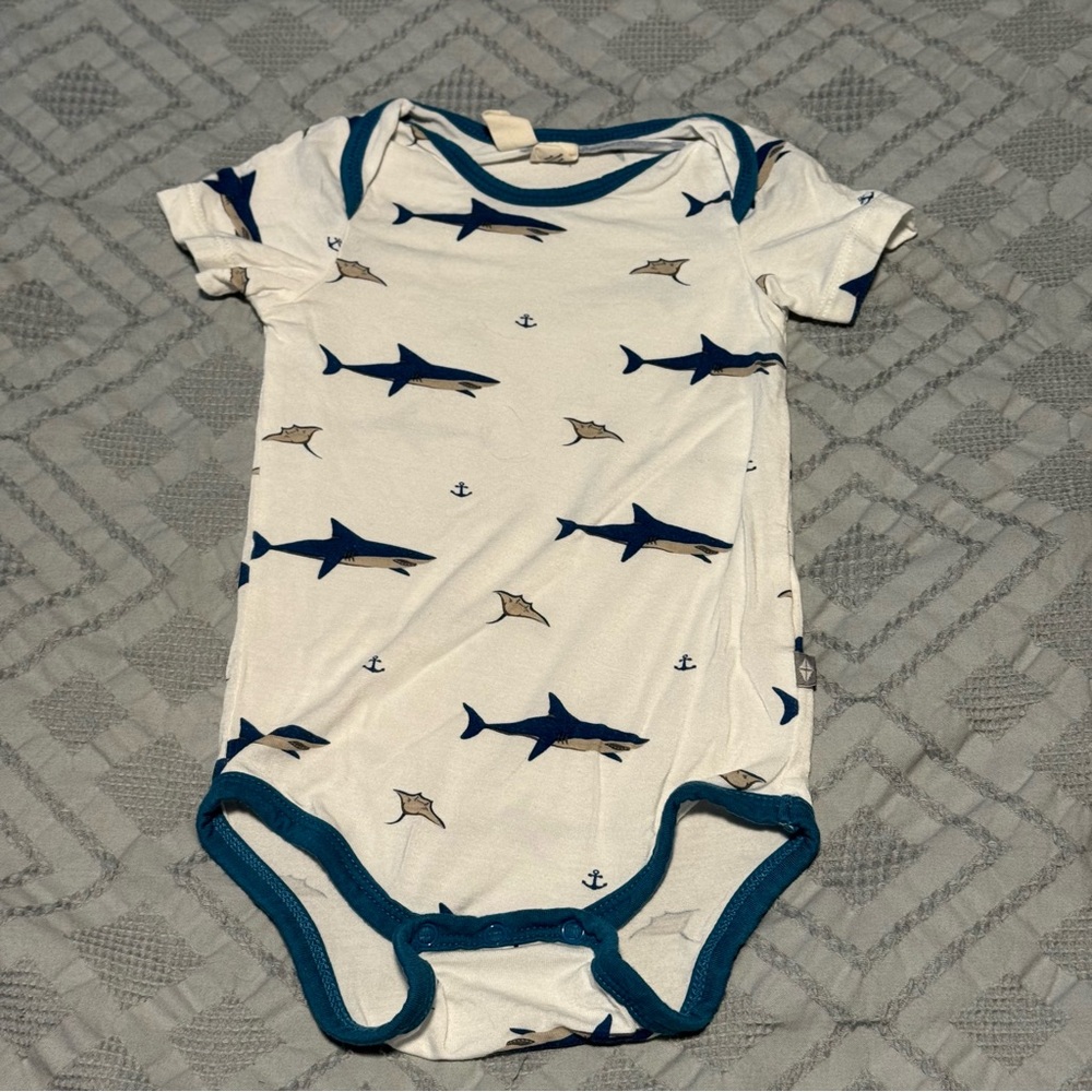 Kyte Baby Bodysuit 6-12M Deep Sea Sharks Print Bamboo Short Sleeve